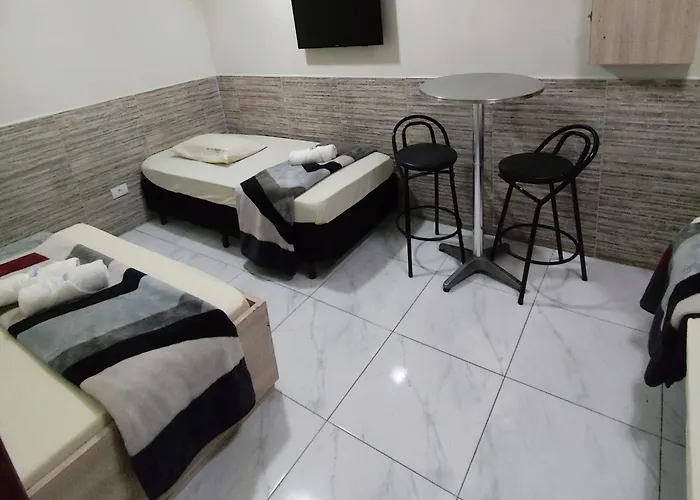Hotel Caliente