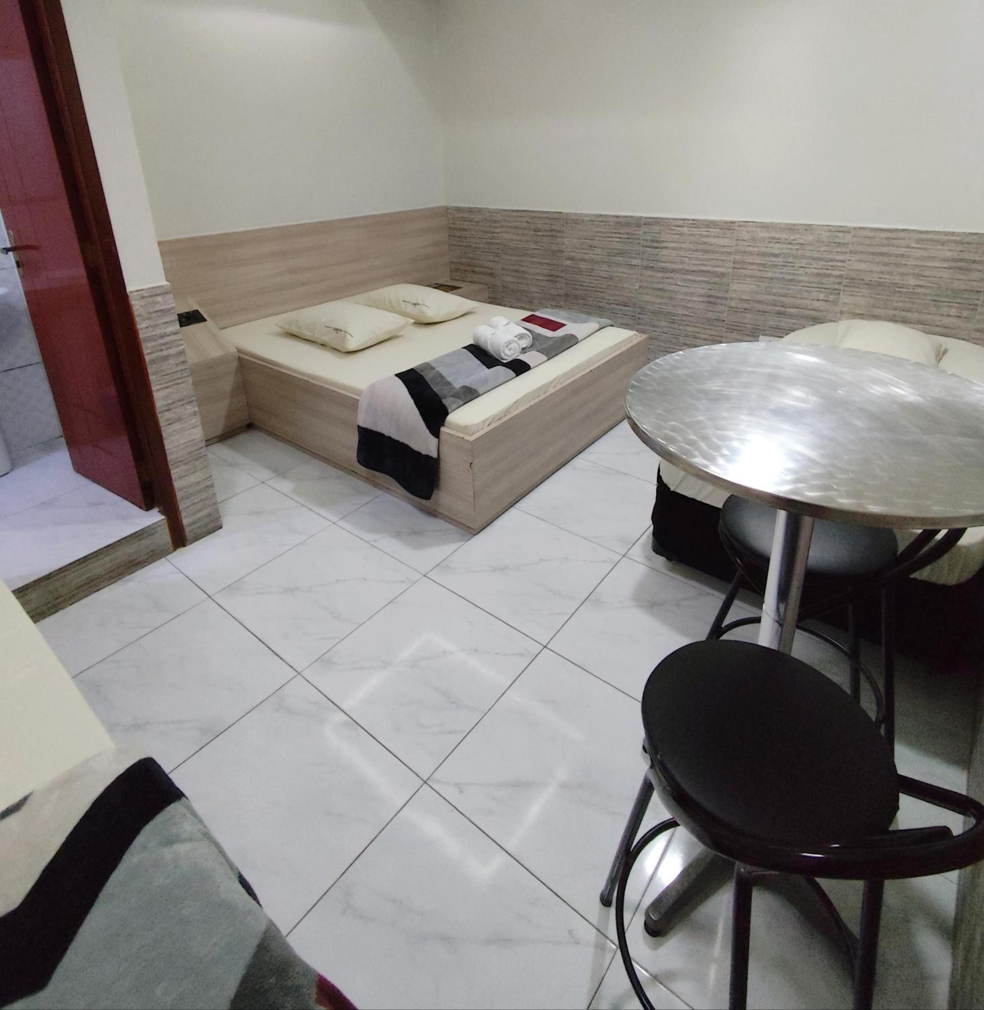 Caliente Hotel