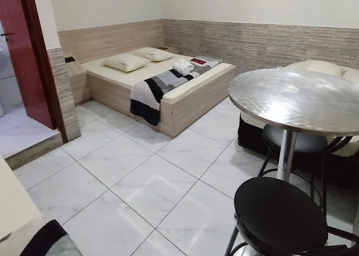 Hotel Caliente